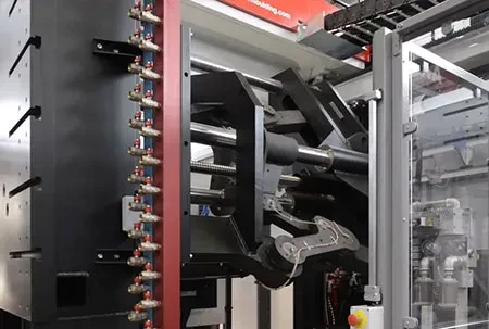 开创可持续性的吹塑行业解决方案 